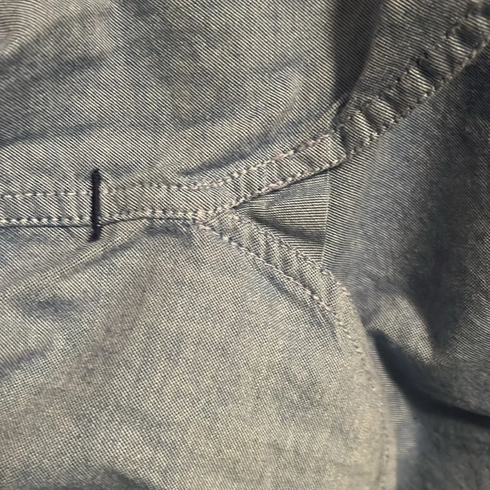 🔘J.Crew Flex Washed Button Up Lightweight Denim Slim And Untucked Vintage